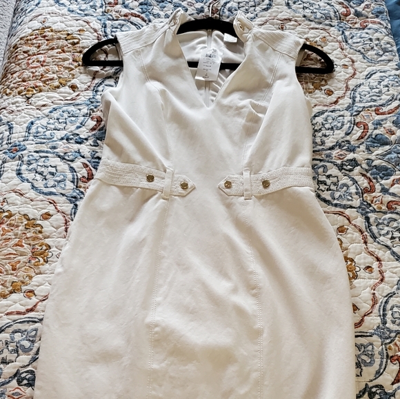 Dress - Picture 7 of 8